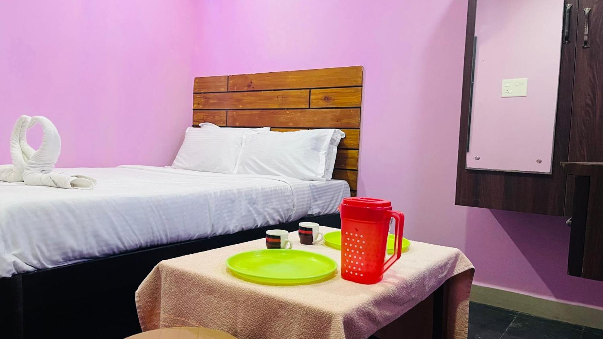 Skyway Rooms ปอนดิเชอรี ภายนอก รูปภาพ