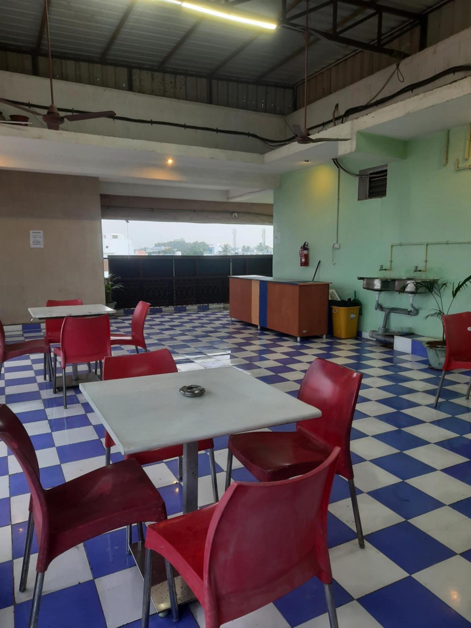 Skyway Rooms ปอนดิเชอรี ภายนอก รูปภาพ
